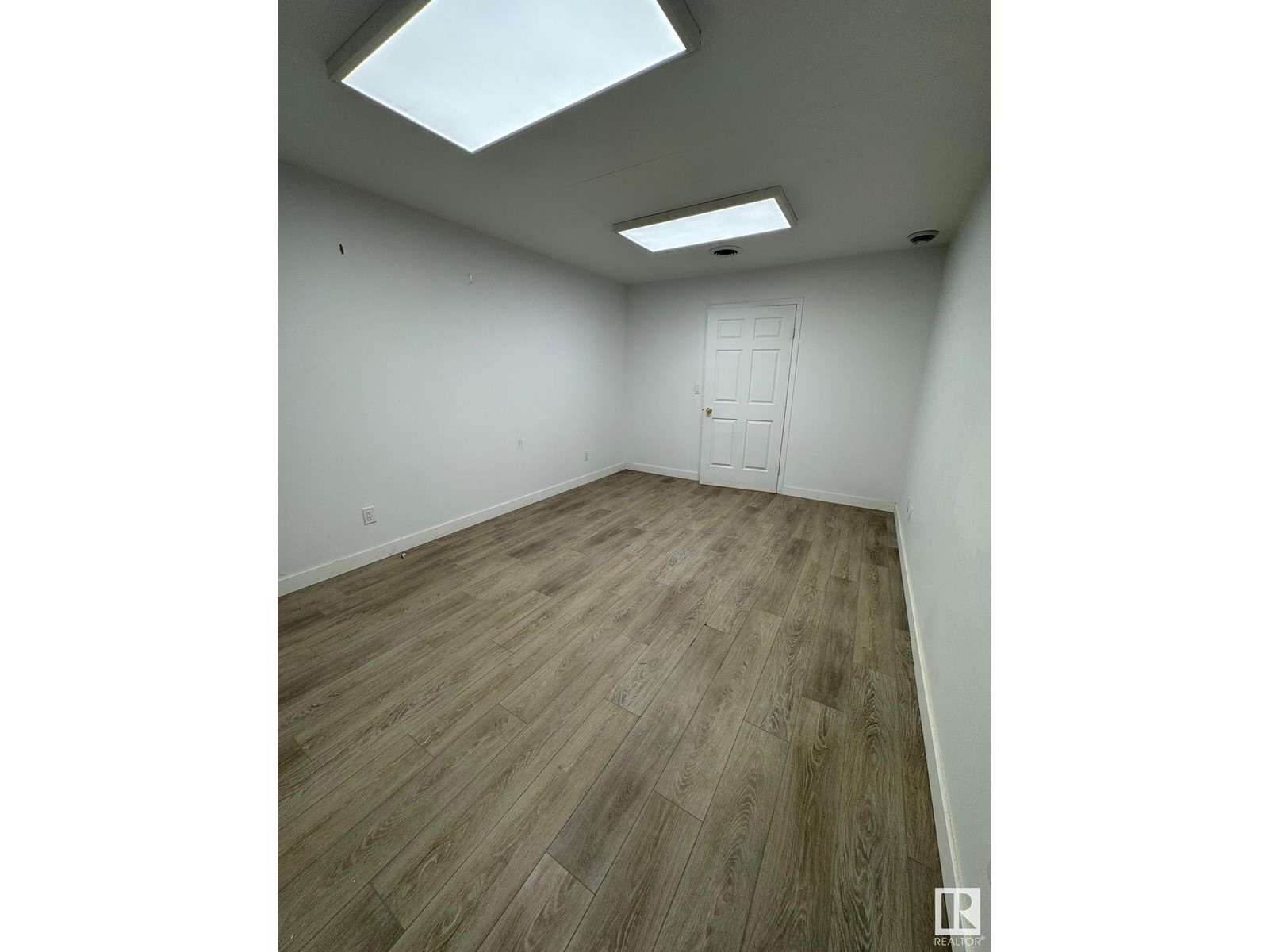 #203 10550 115 St Nw Property Photo 6