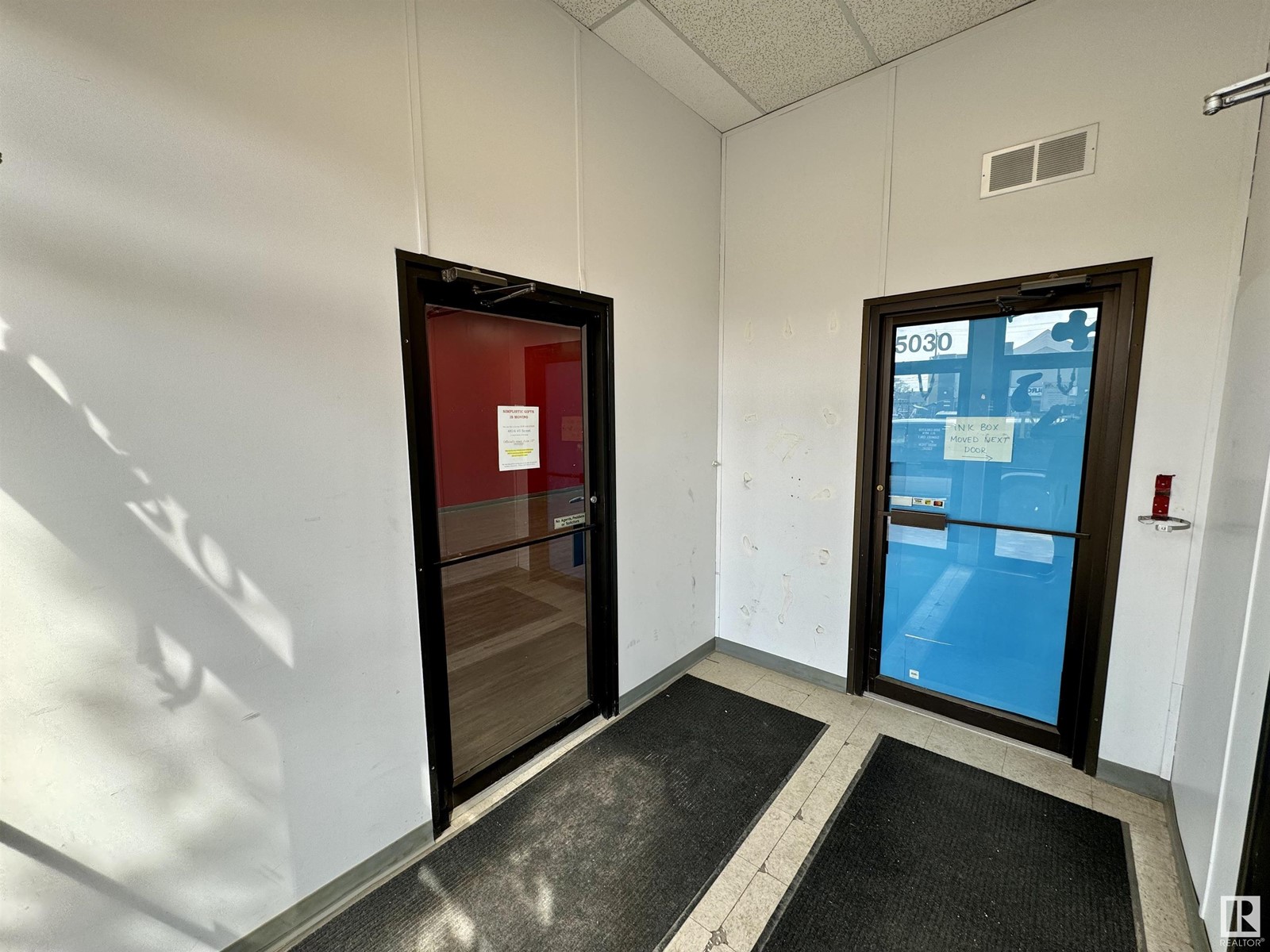 5030 50 Av Property Photo 3