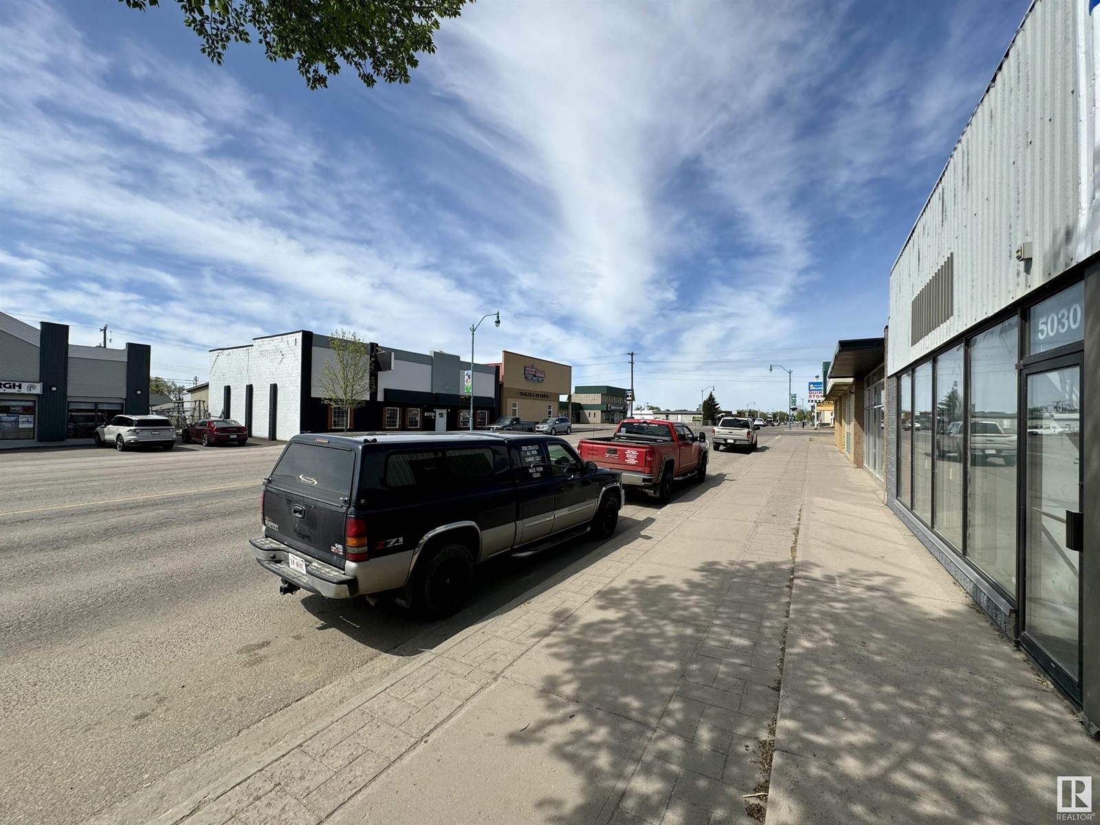 5030 50 Av Property Photo 18