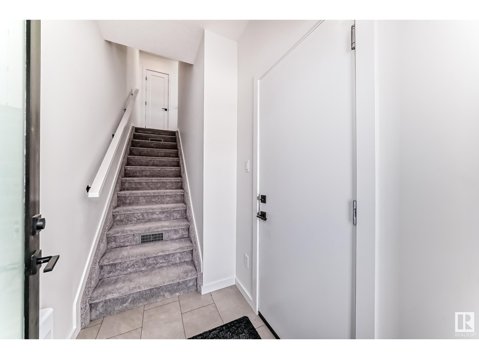 #8 5 Rondeau Dr Property Photo 4