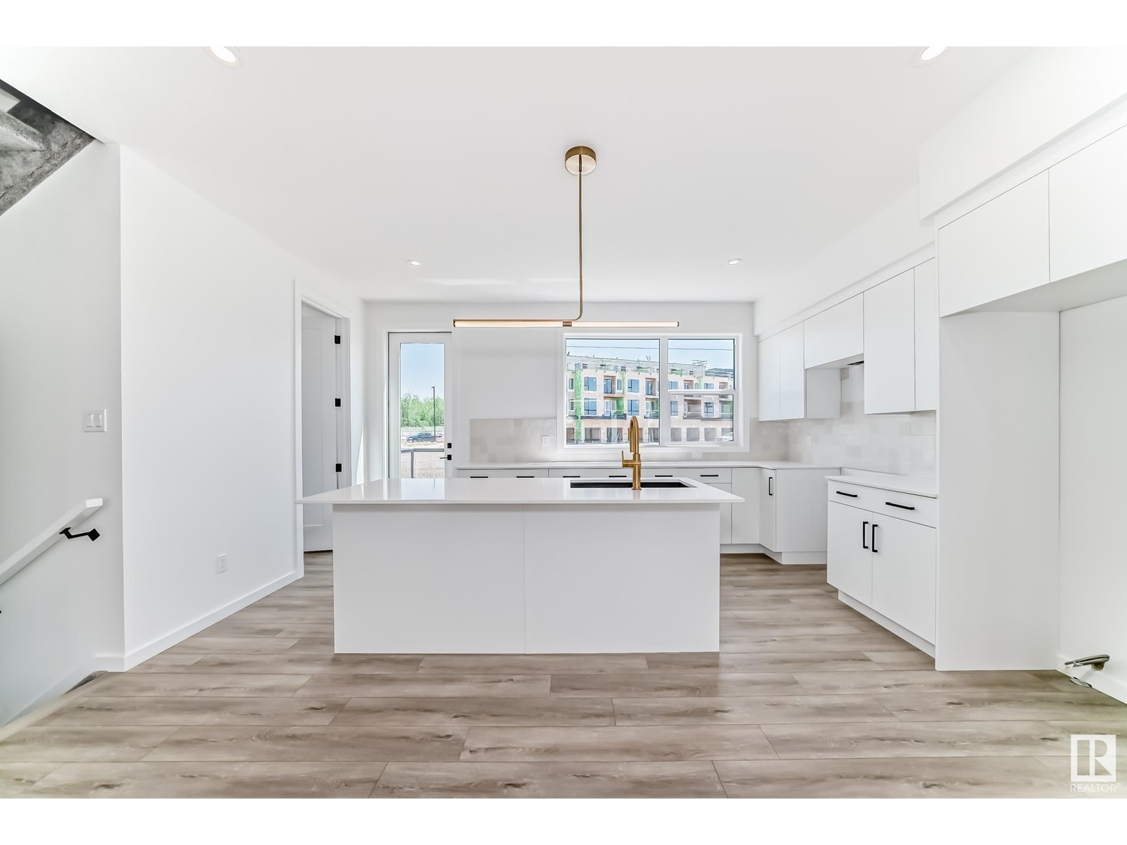 #8 5 Rondeau Dr Property Photo 5