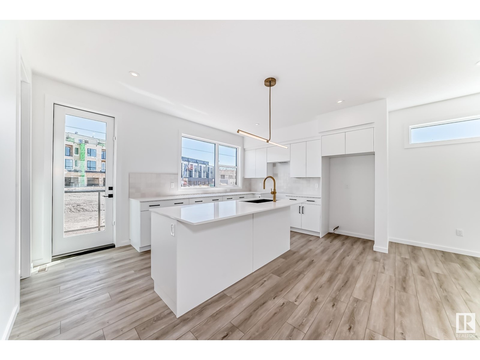 #8 5 Rondeau Dr Property Photo 6
