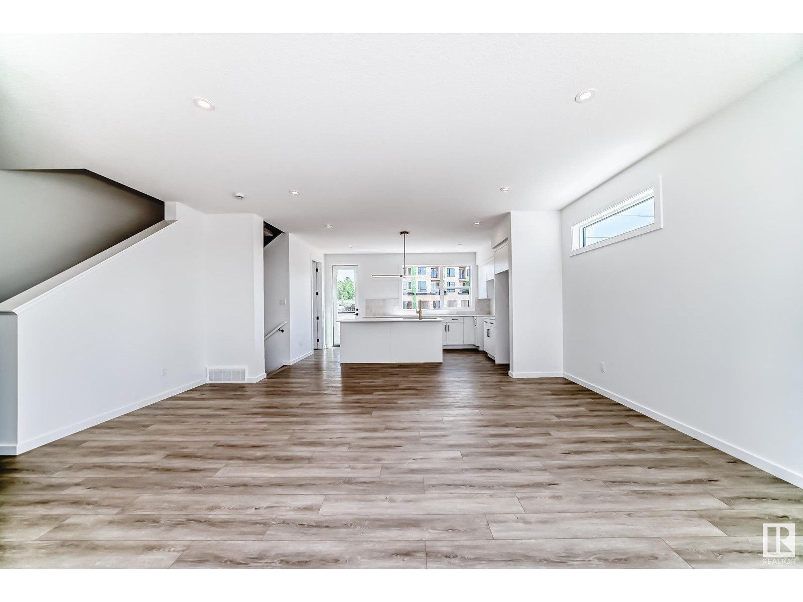 #8 5 Rondeau Dr Property Photo 18