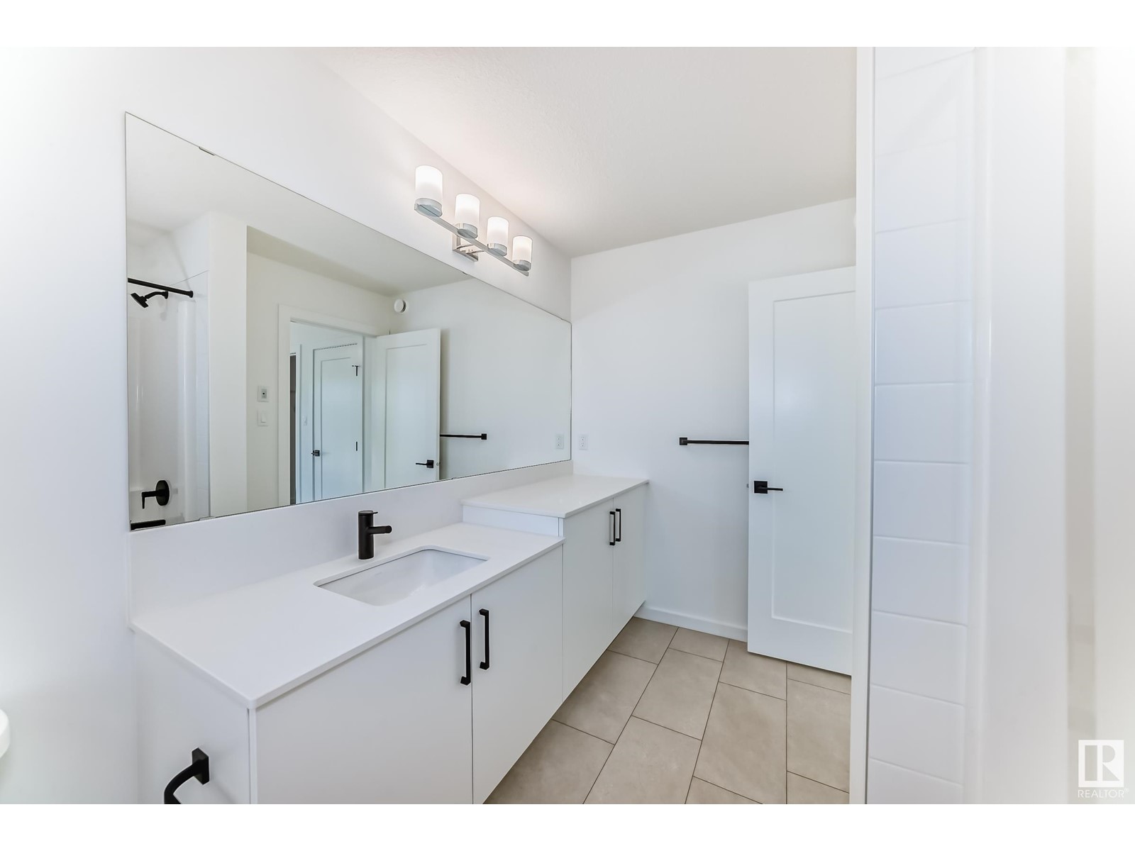 #8 5 Rondeau Dr Property Photo 28