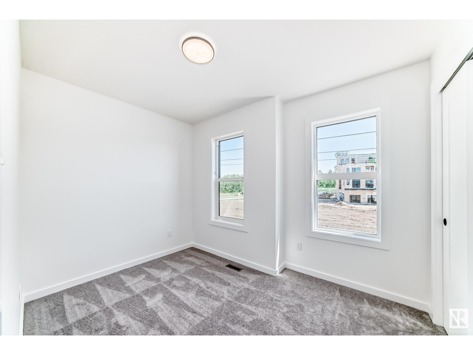 #8 5 Rondeau Dr Property Photo 31