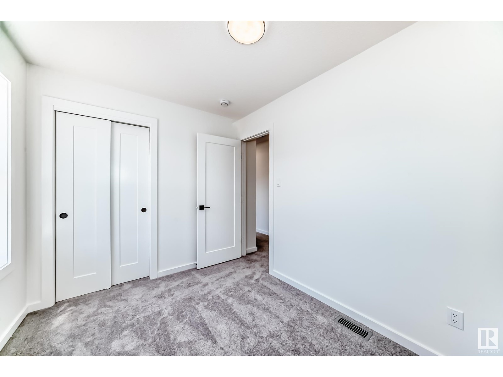 #8 5 Rondeau Dr Property Photo 32