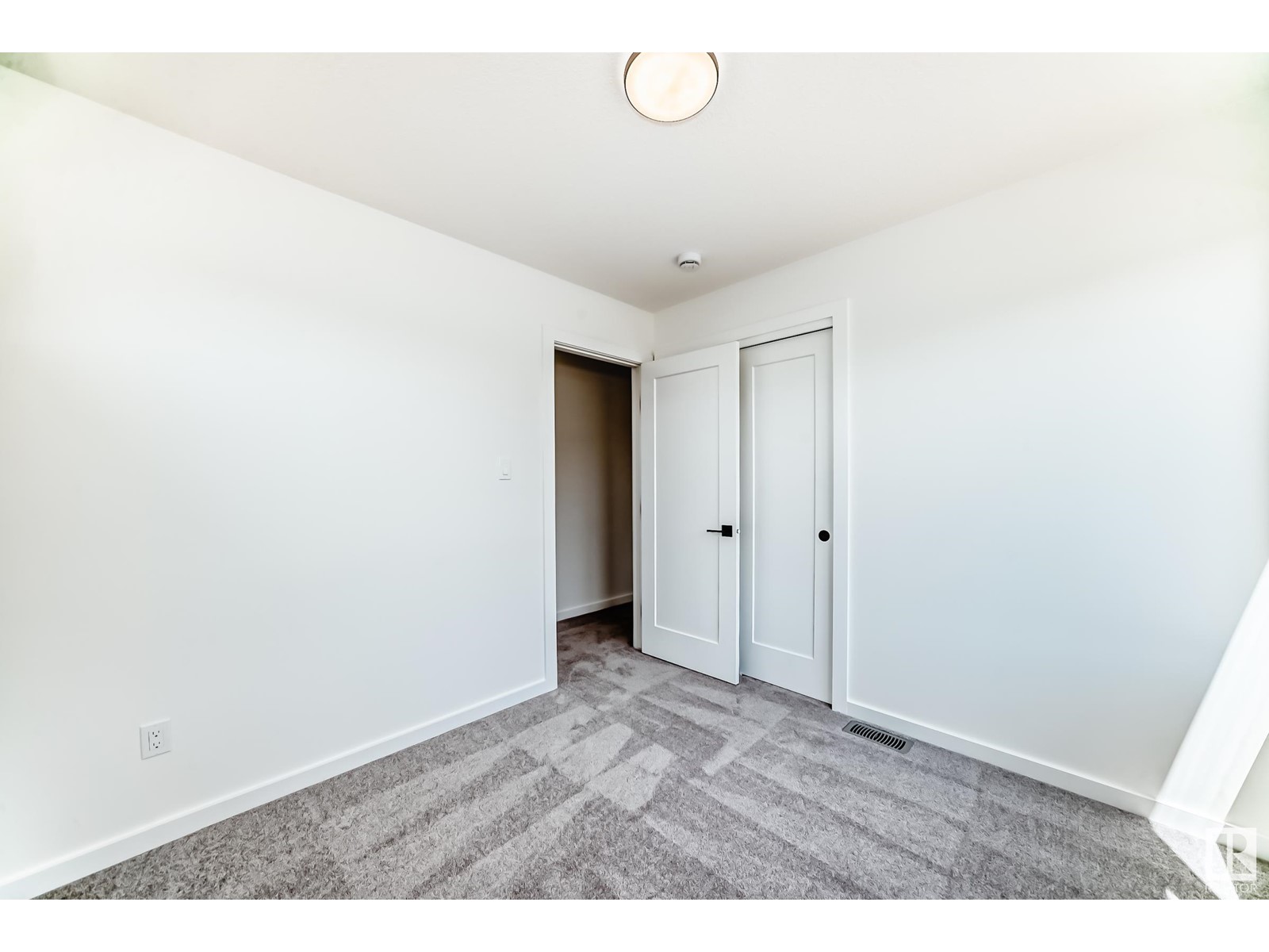 #8 5 Rondeau Dr Property Photo 34