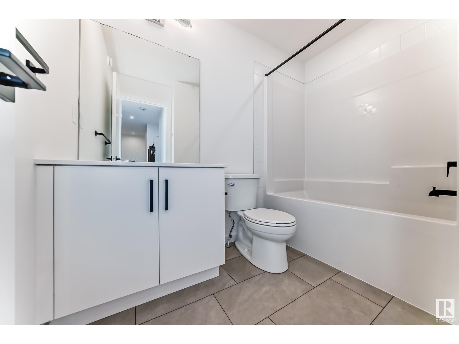 #8 5 Rondeau Dr Property Photo 35