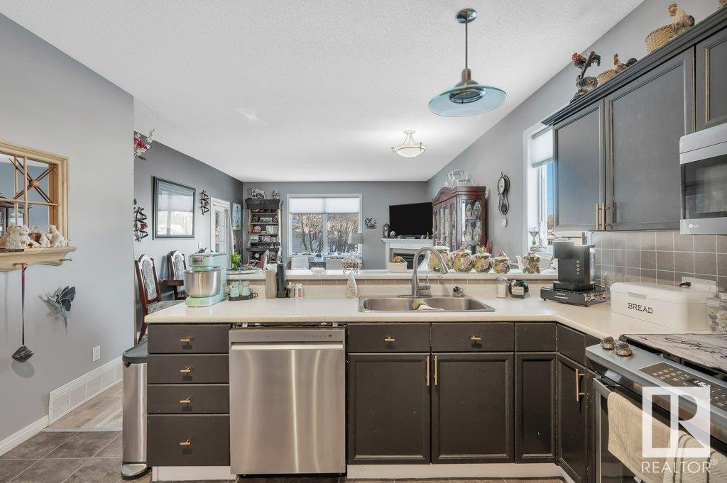 #4 4908 43 St Property Photo 16