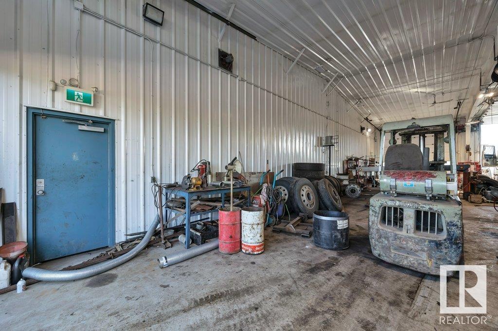 11433 154 St Nw Property Photo 46
