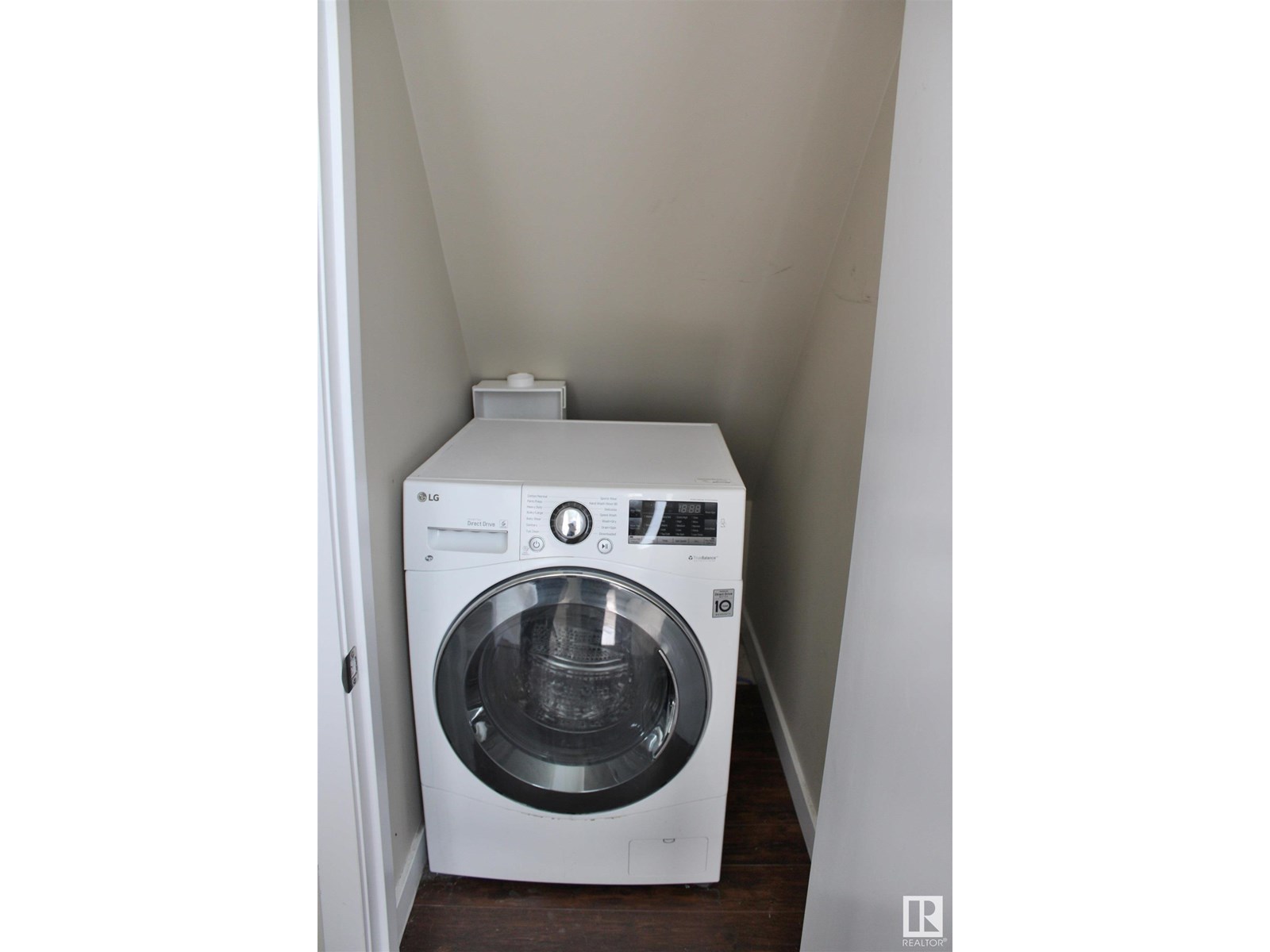 #1-4 4913 47 Av Property Photo 31