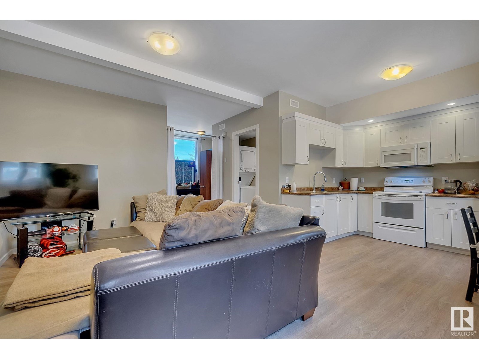 #1-4 4913 47 Av Property Photo 38