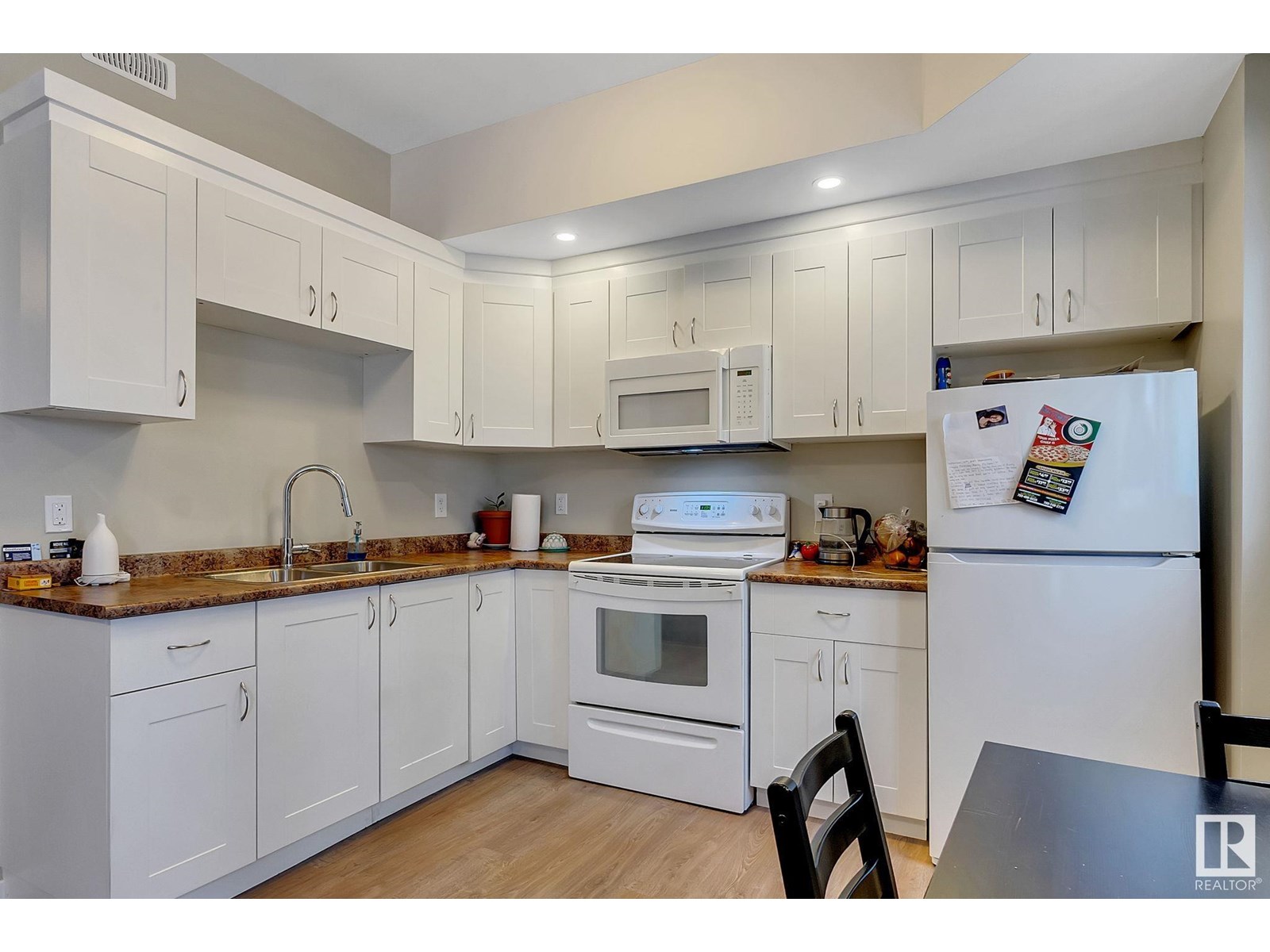 #1-4 4913 47 Av Property Photo 41