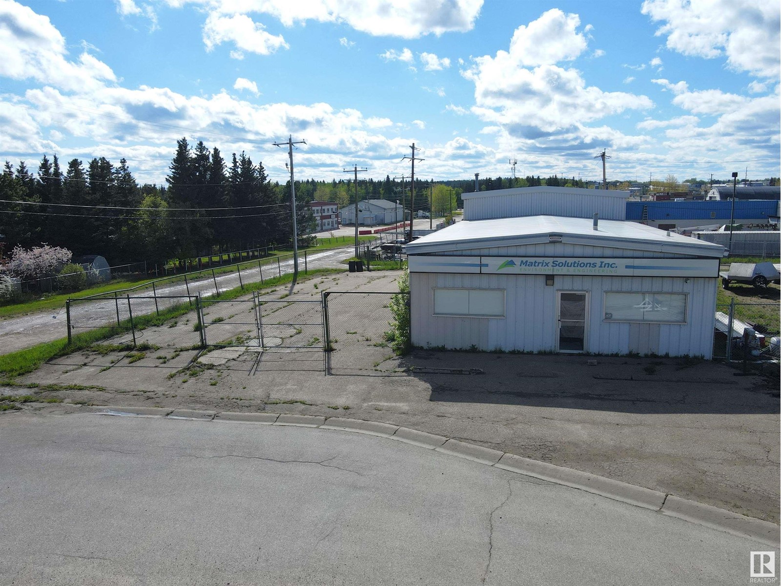 4904 56 ST Property Photo 1