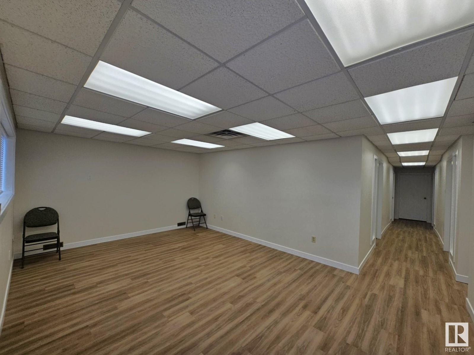 4904 56 St Property Photo 5