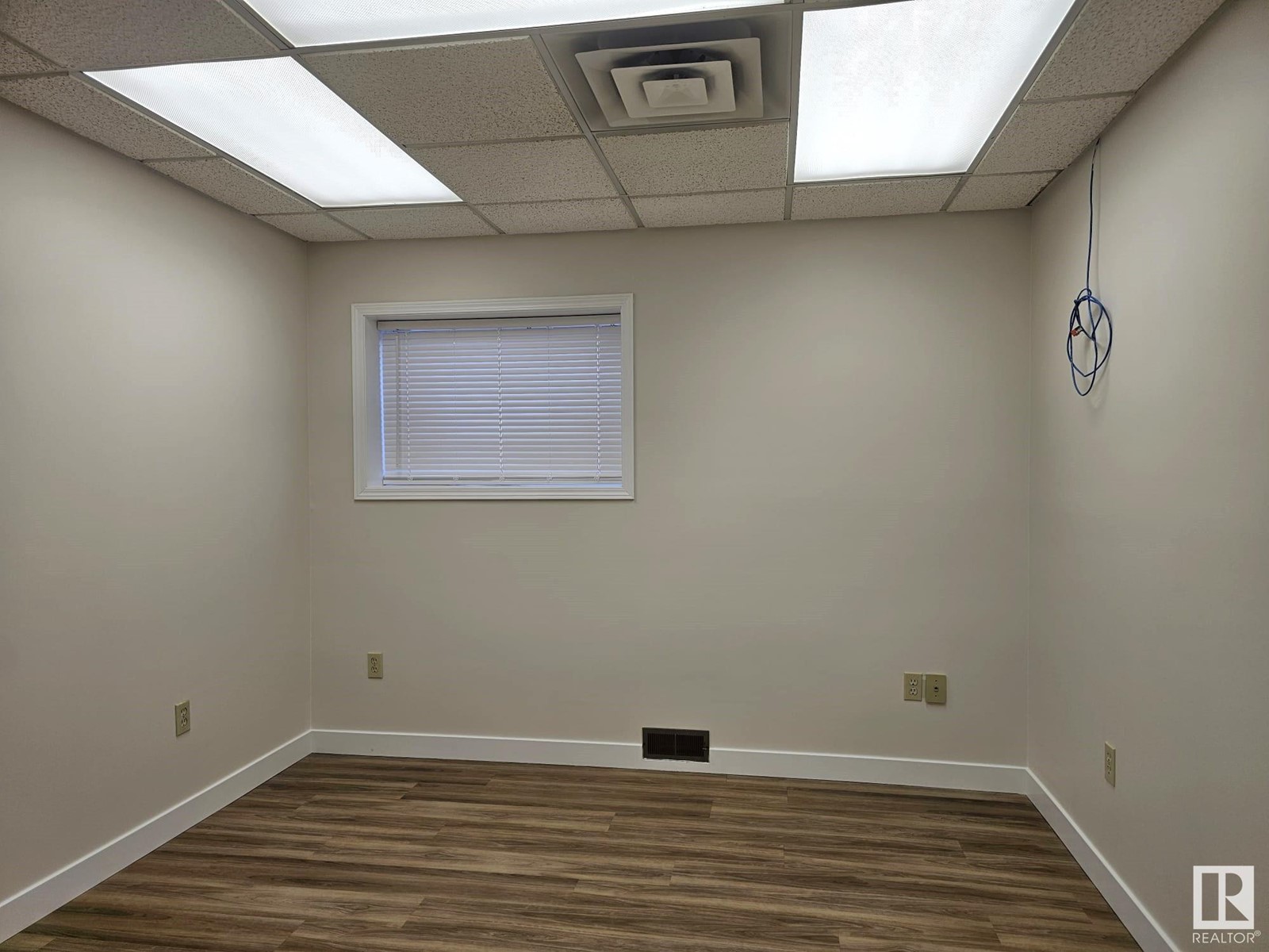 4904 56 St Property Photo 10