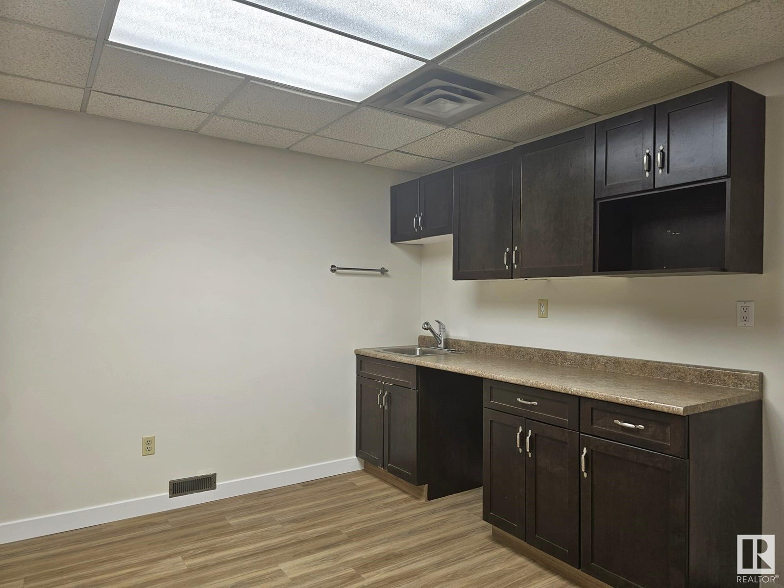4904 56 St Property Photo 11