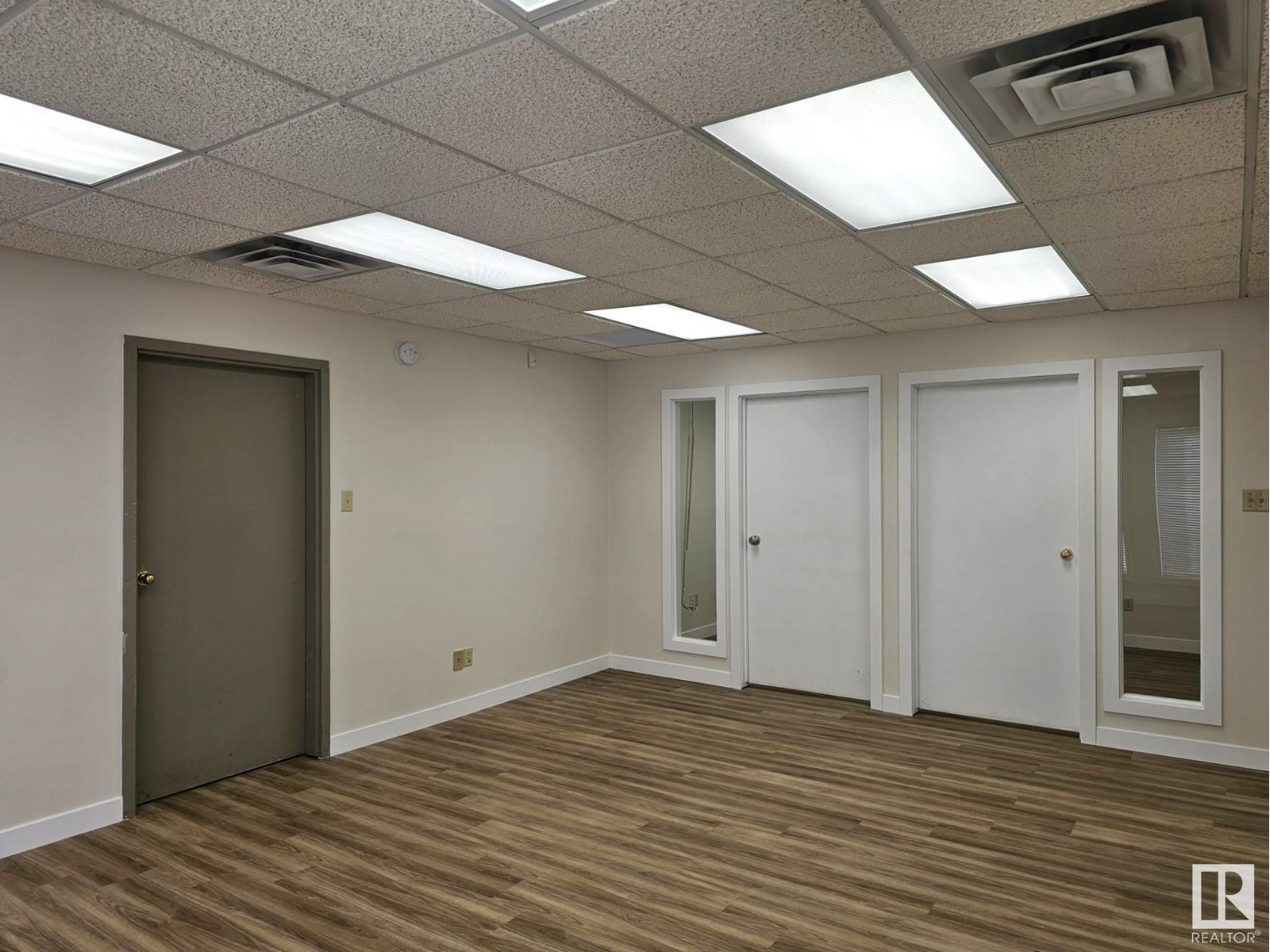 4904 56 St Property Photo 15