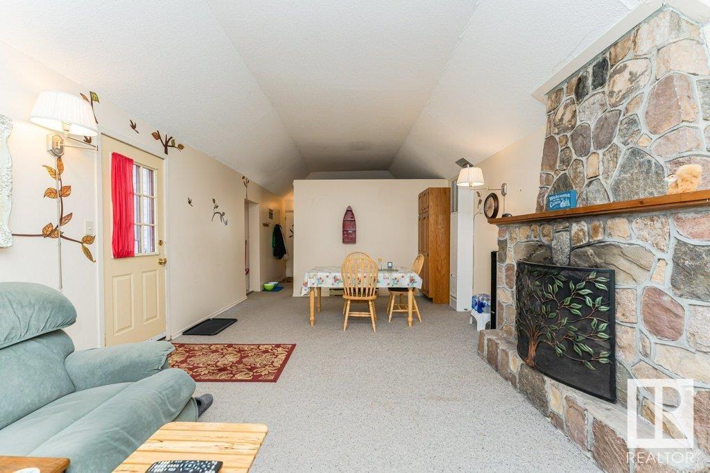 104 1st Av Property Photo 14
