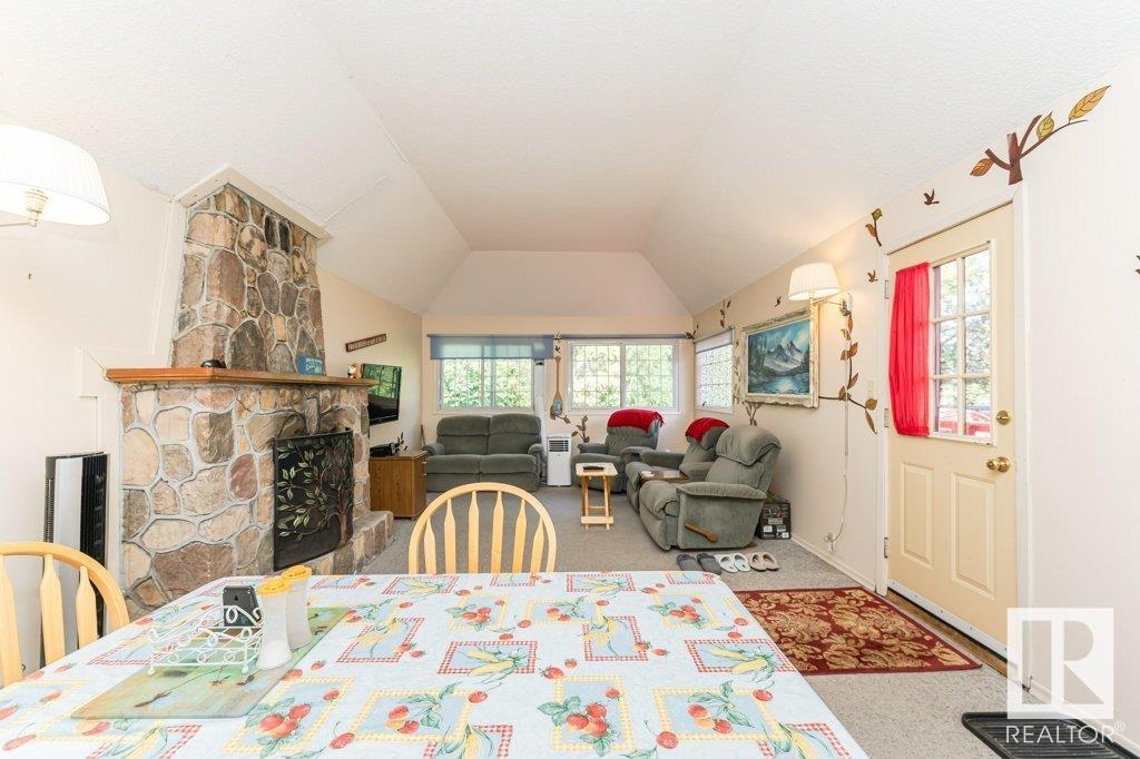 104 1st Av Property Photo 18