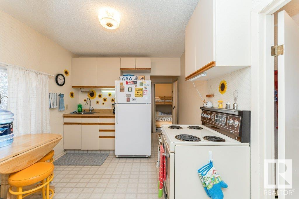 104 1st Av Property Photo 21
