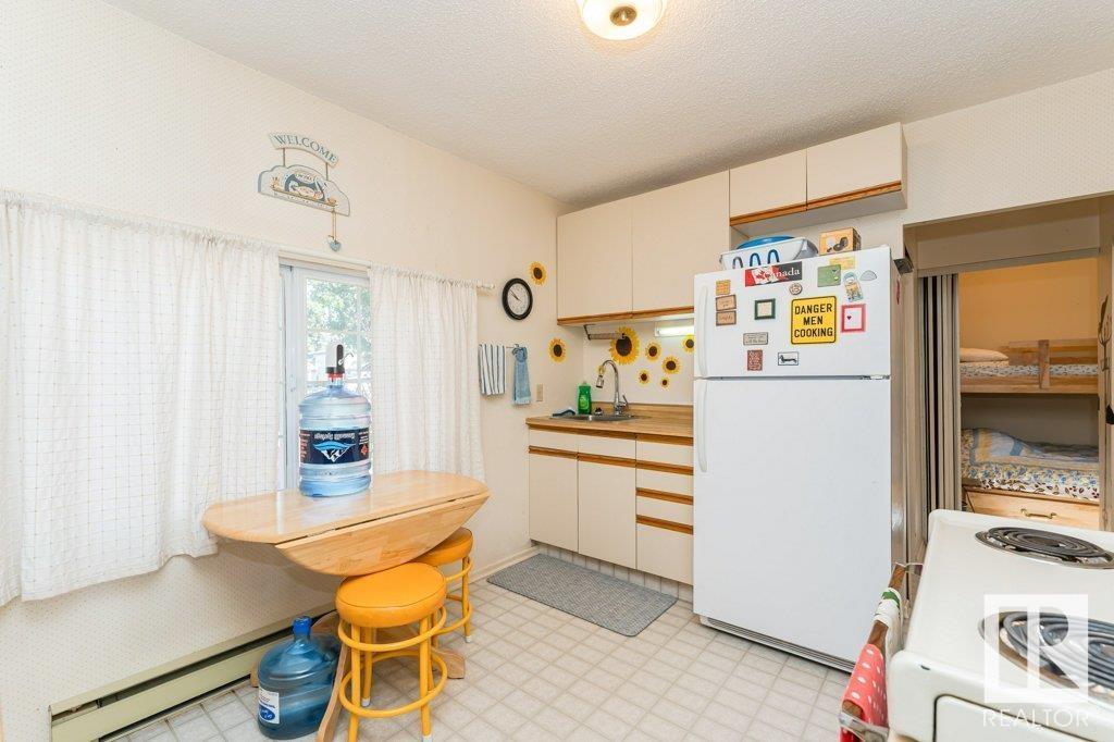 104 1st Av Property Photo 22