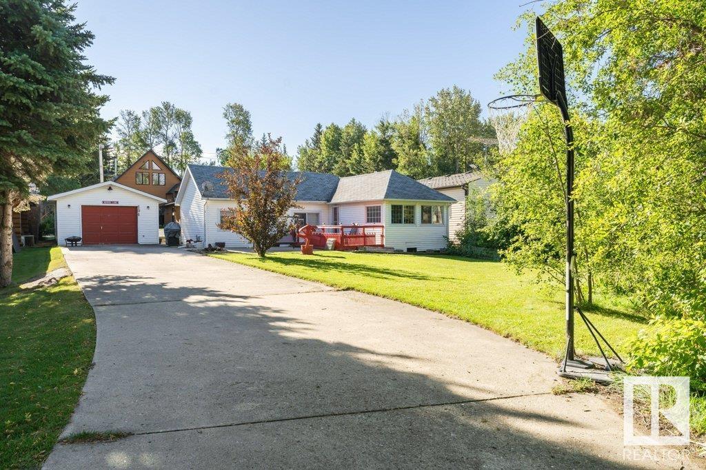 104 1st Av Property Photo 37