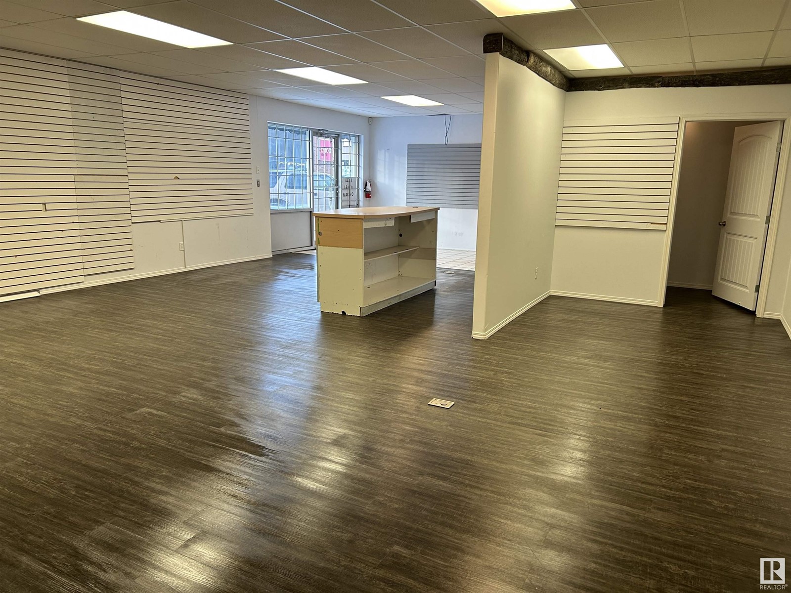 C 5015 50 Av Property Photo 2