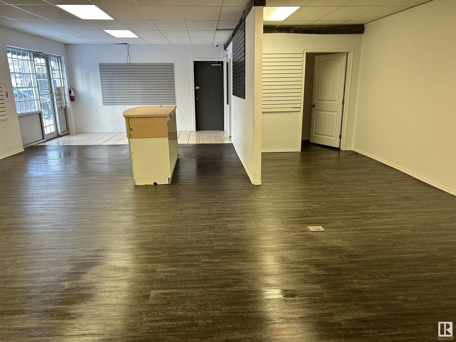 C 5015 50 Av Property Photo 6