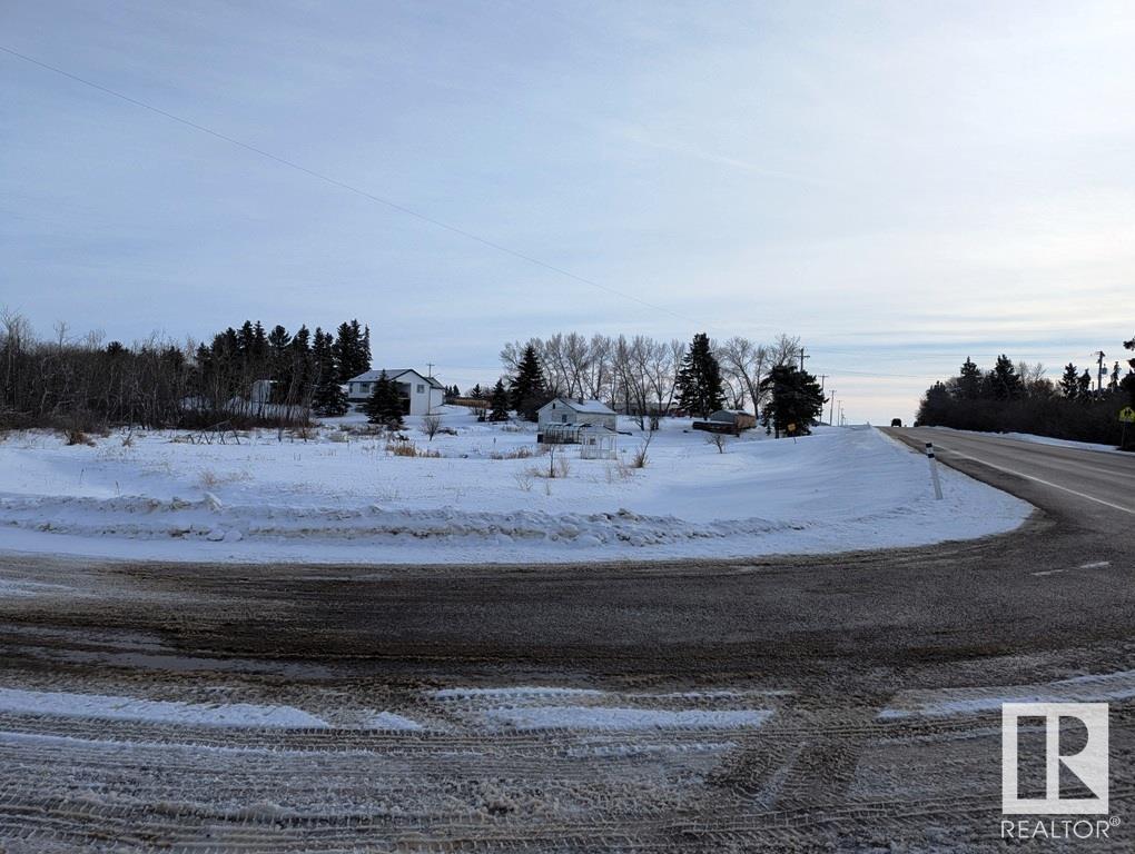 5350 50 Av Property Photo 6