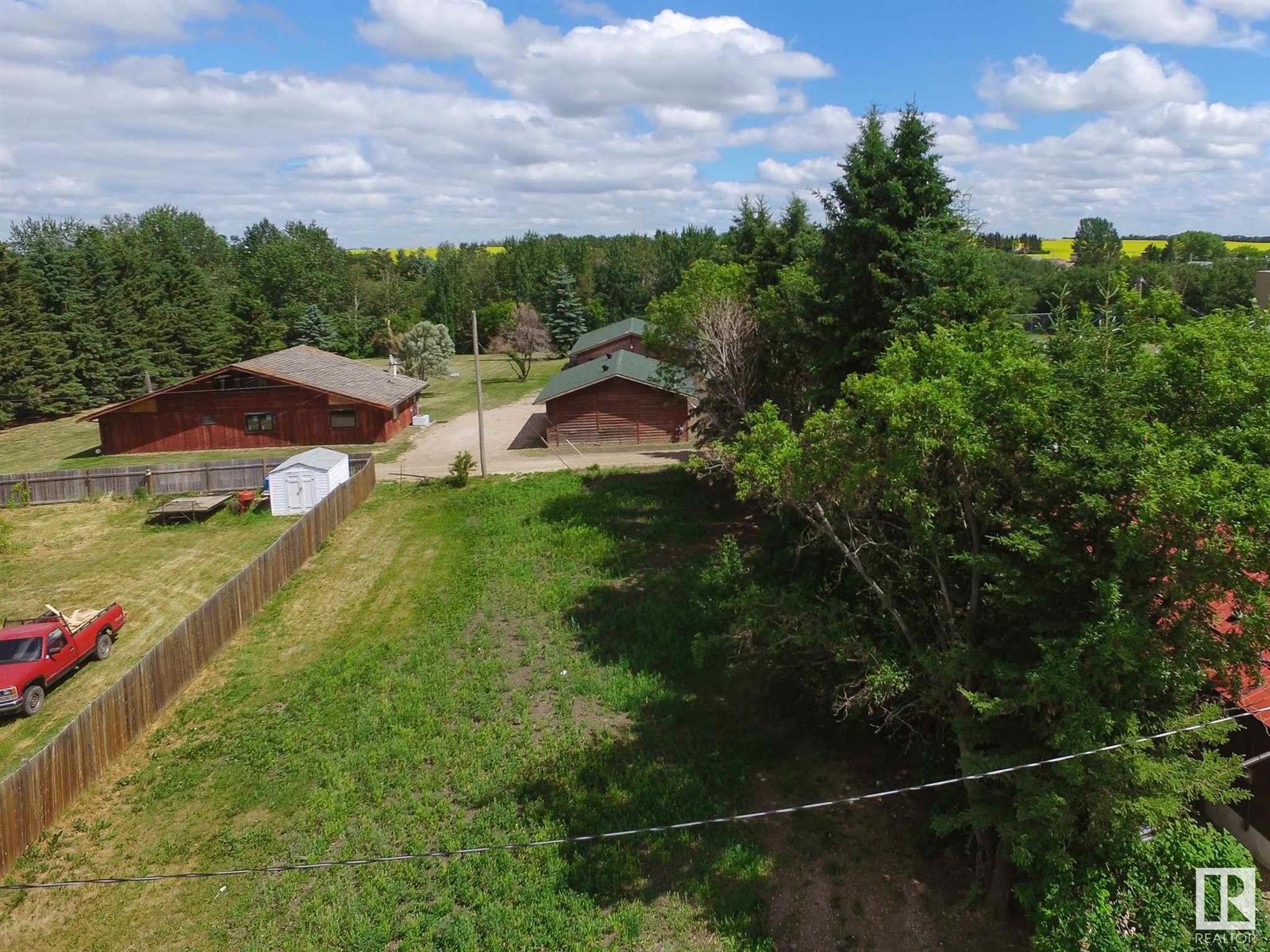 5127 46 St Property Photo 9