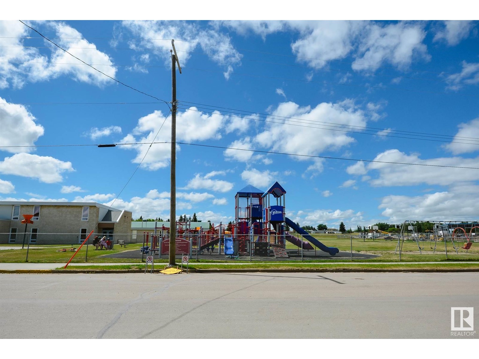 5127 46 St Property Photo 15