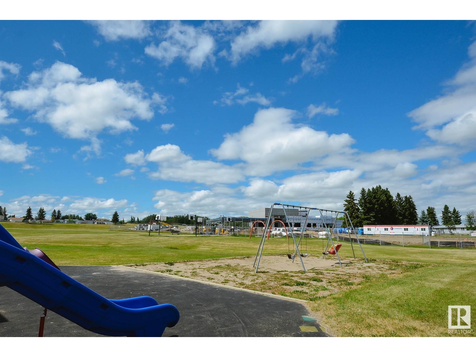5127 46 St Property Photo 17