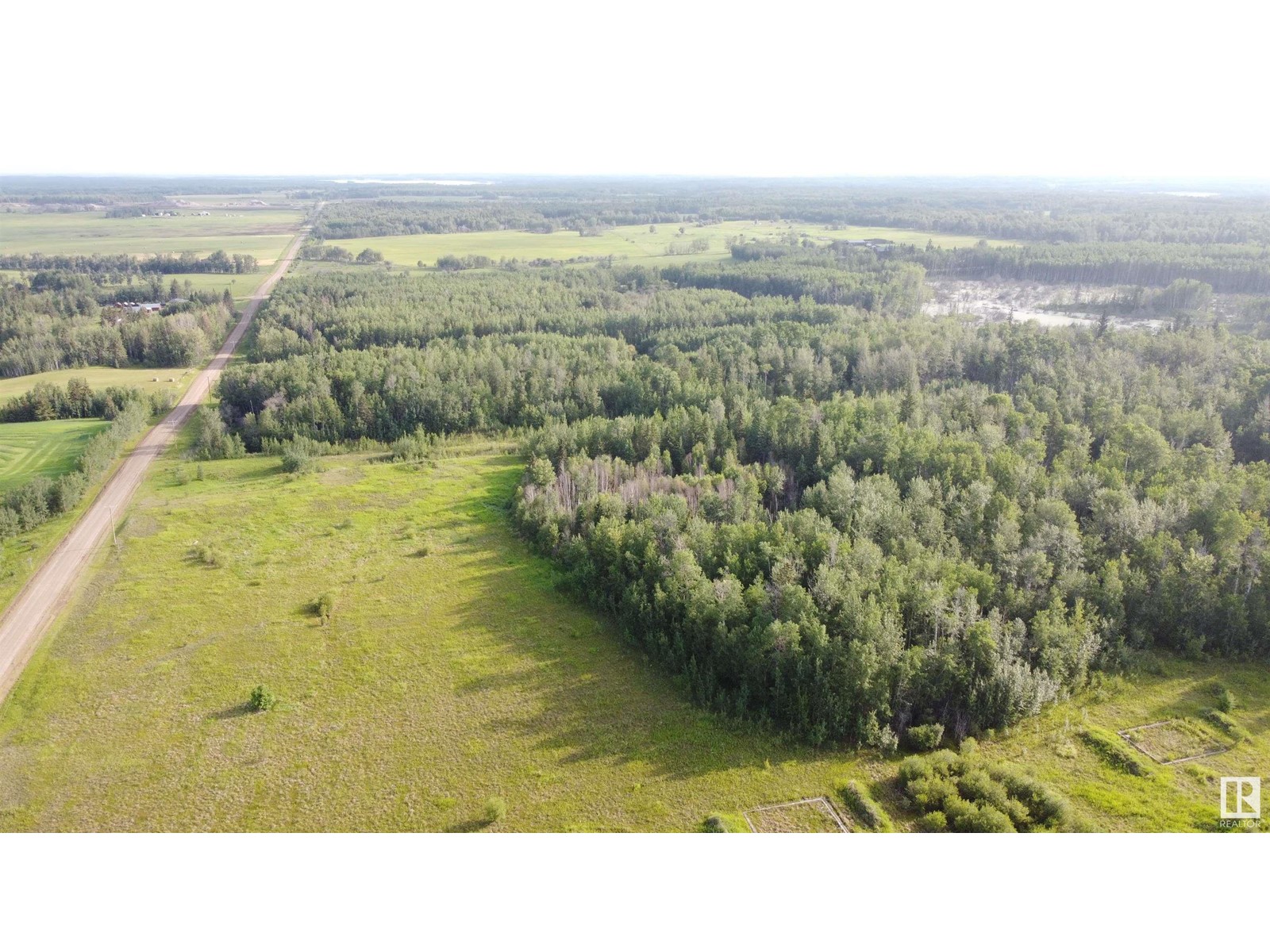 R.r. 42 Hwy 43 Property Photo 4