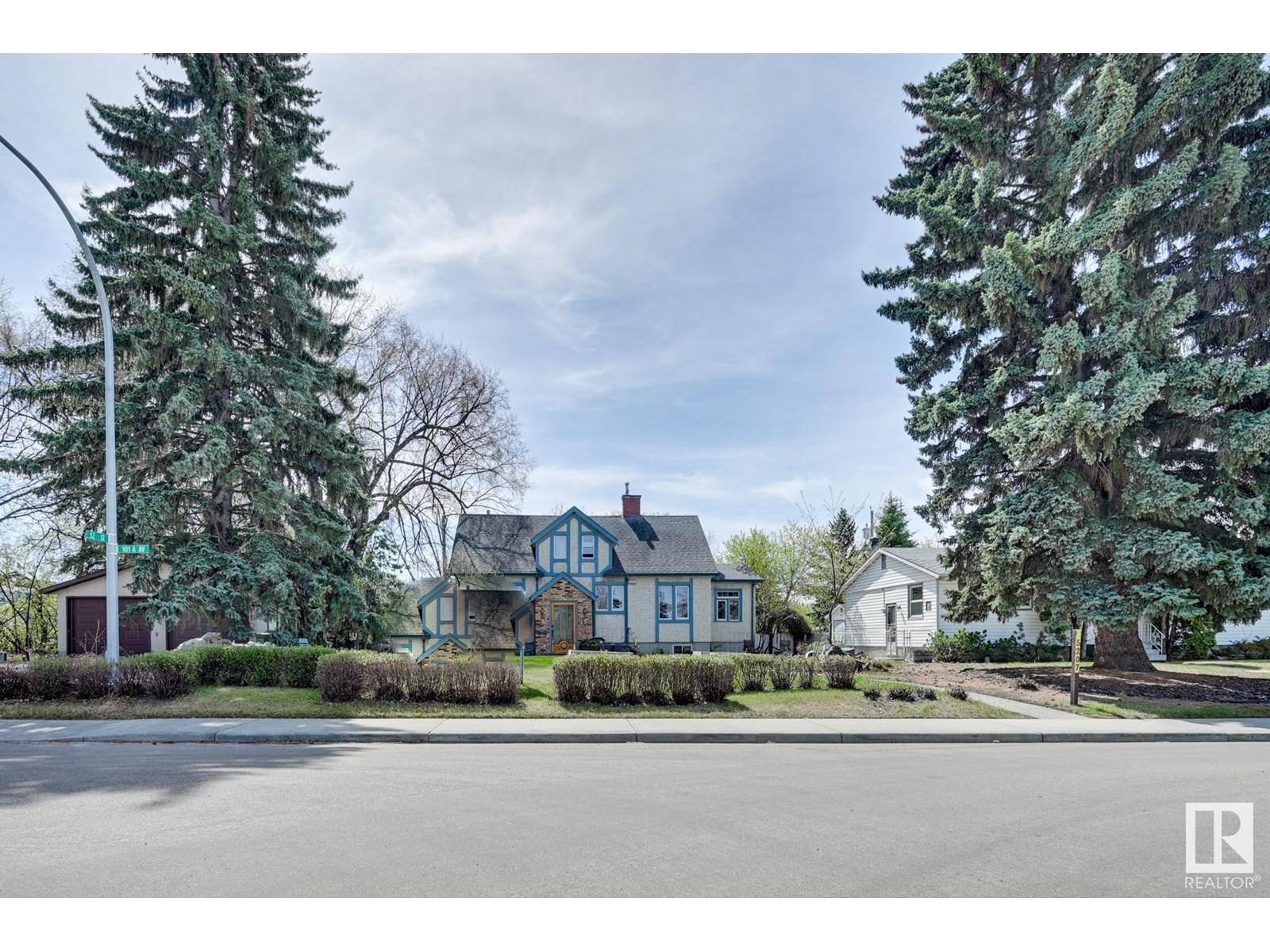 5203-5209 101a Av Nw Property Photo 7