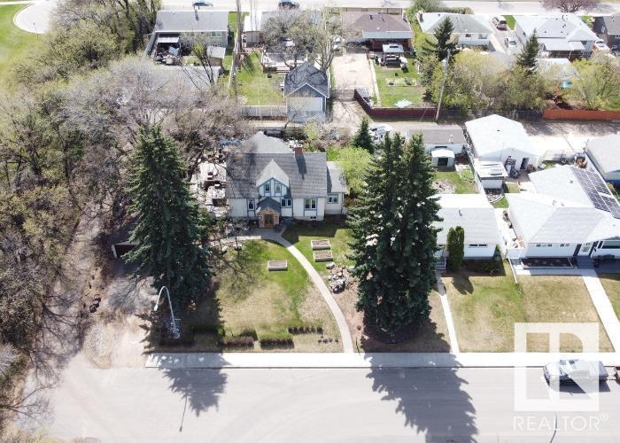 5203-5209 101a Av Nw Property Photo 10