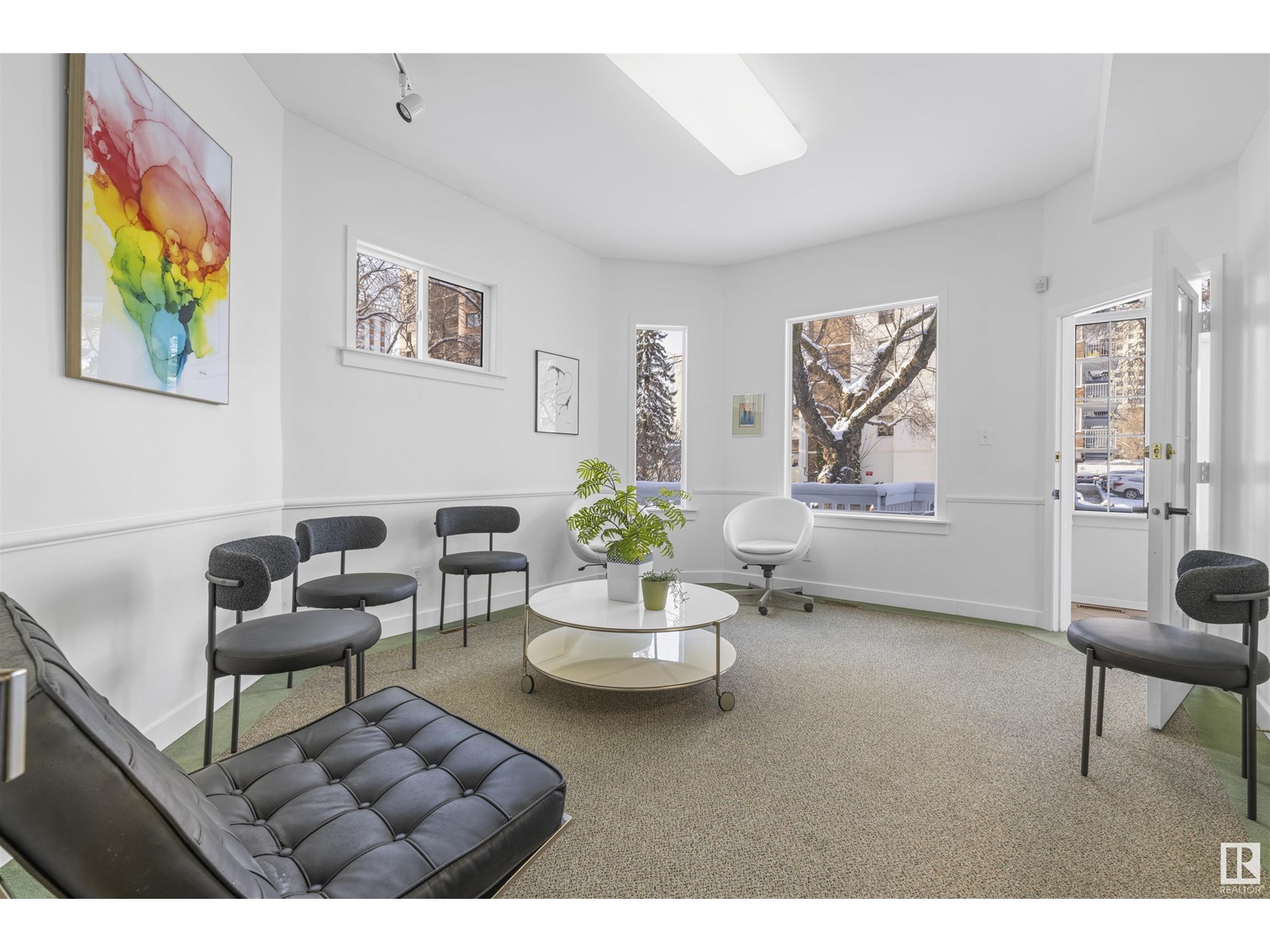 9937 113 St Nw Property Photo 5