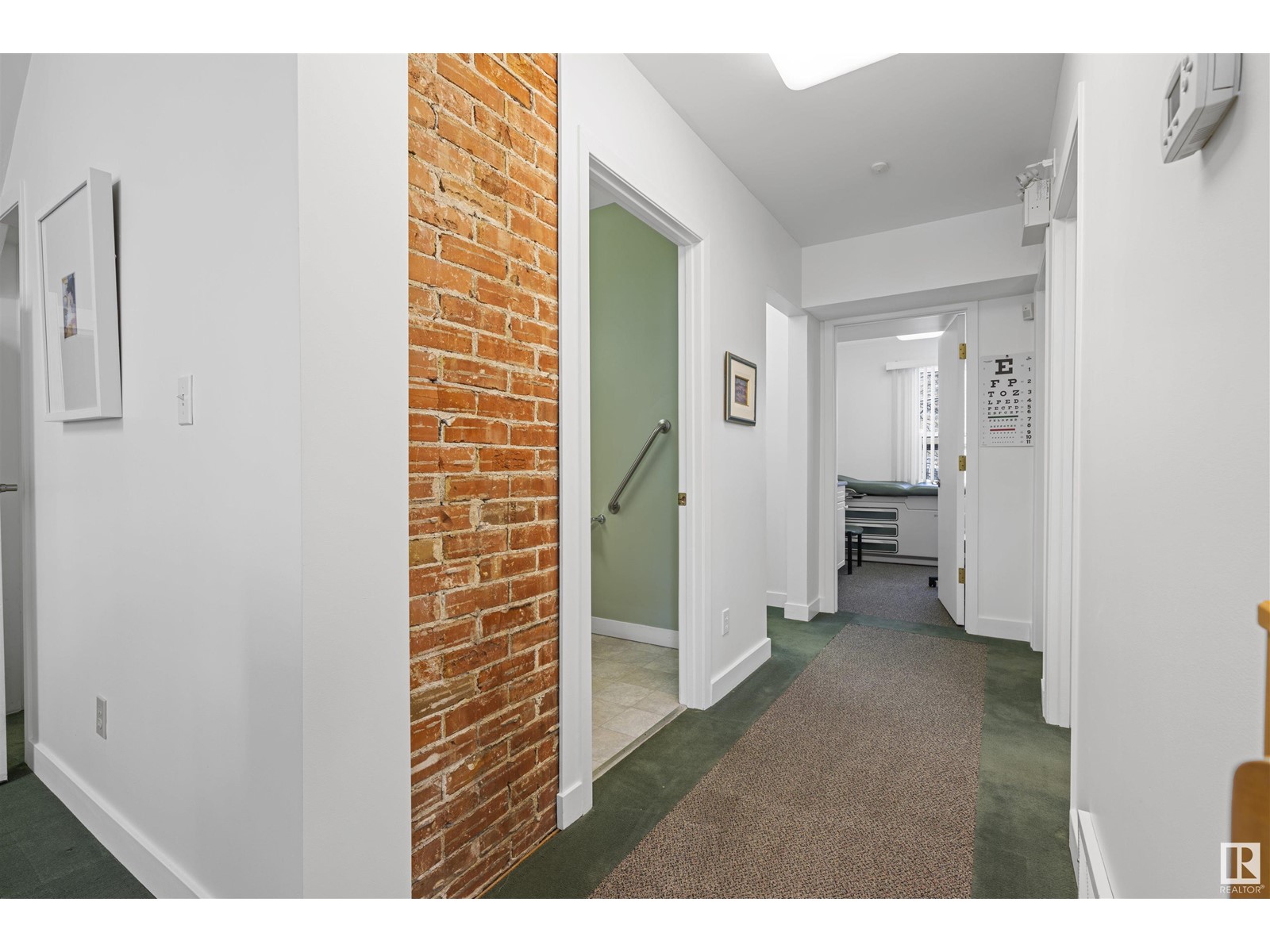 9937 113 St Nw Property Photo 7