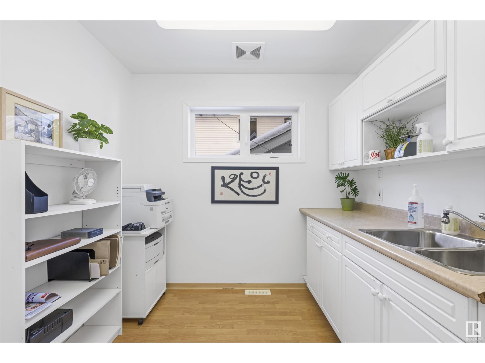 9937 113 St Nw Property Photo 17