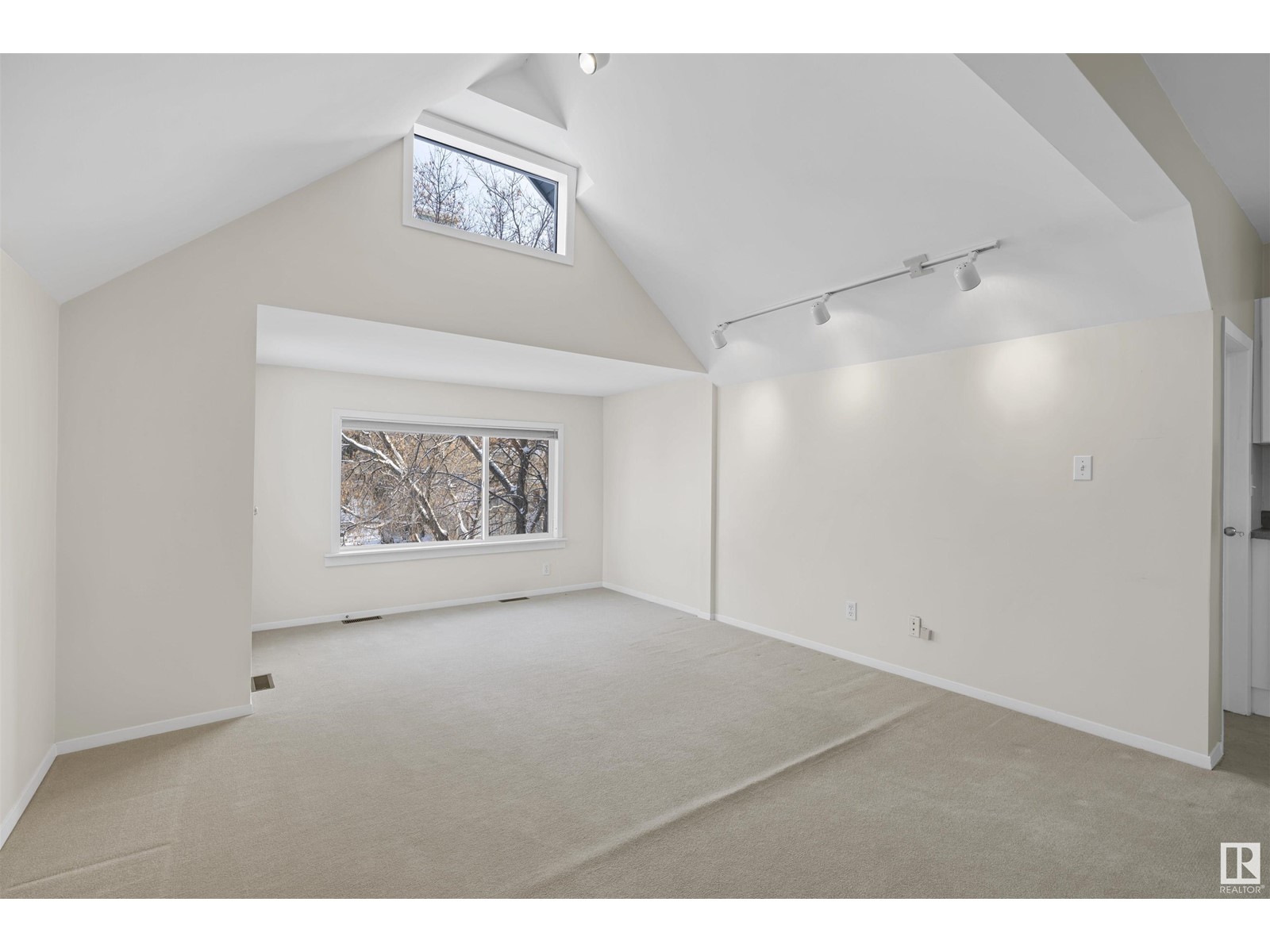 9937 113 St Nw Property Photo 20