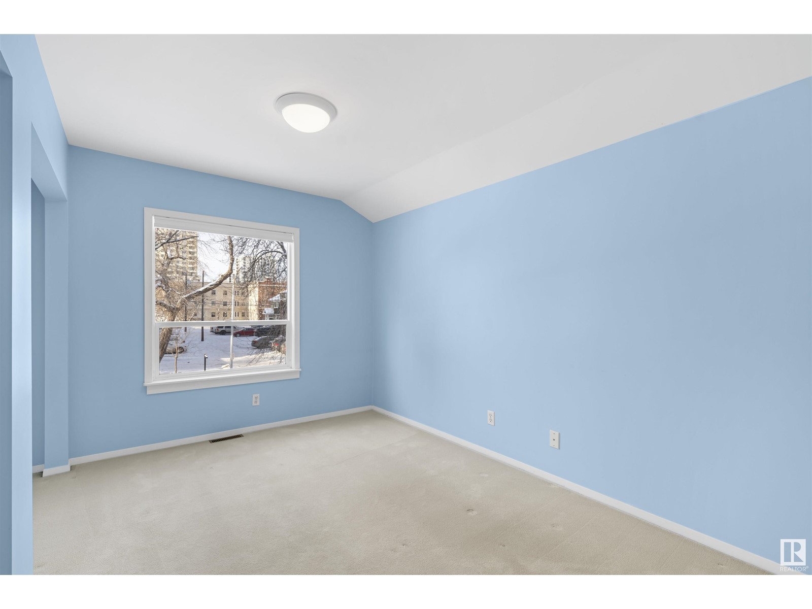 9937 113 St Nw Property Photo 26