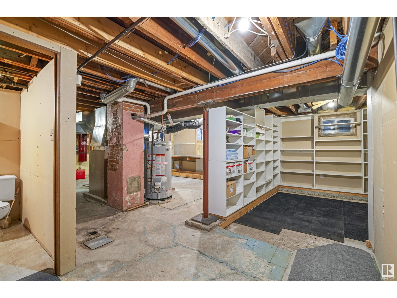 9937 113 St Nw Property Photo 28