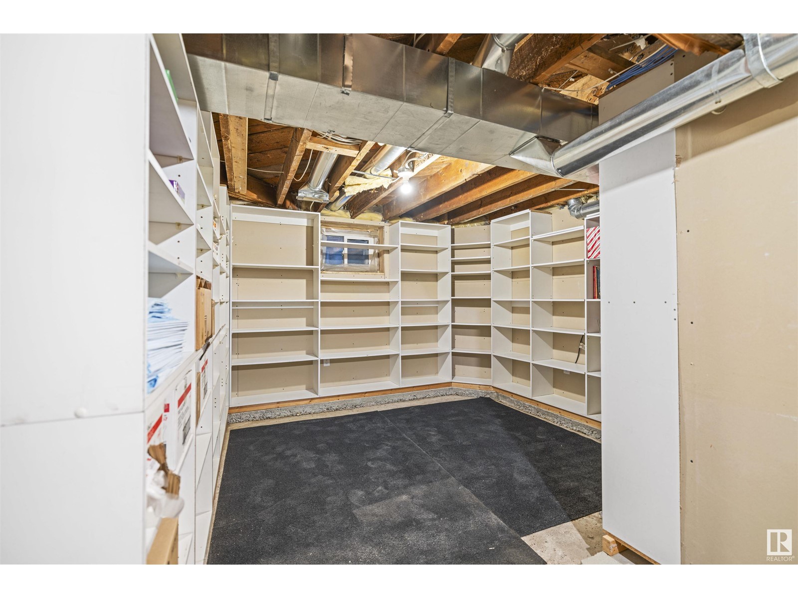9937 113 St Nw Property Photo 29