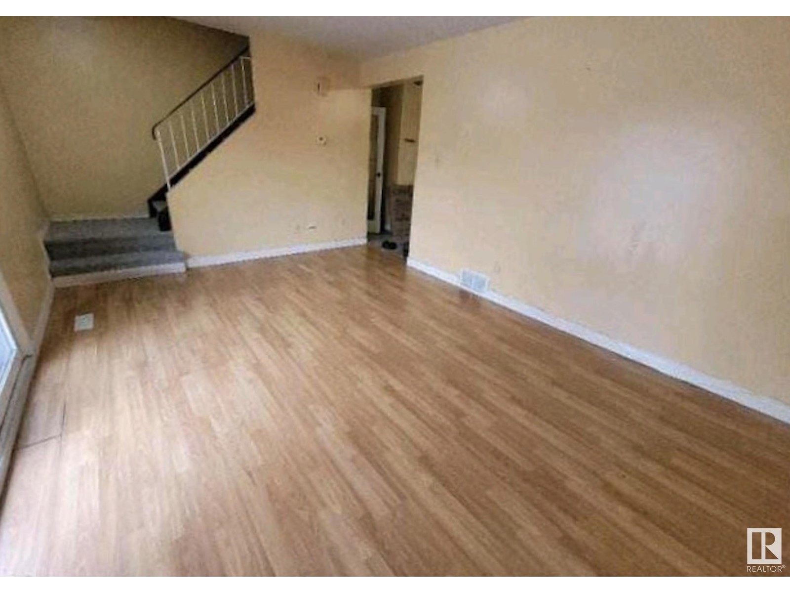 1703 Lakewood Rd S Nw Property Photo 3