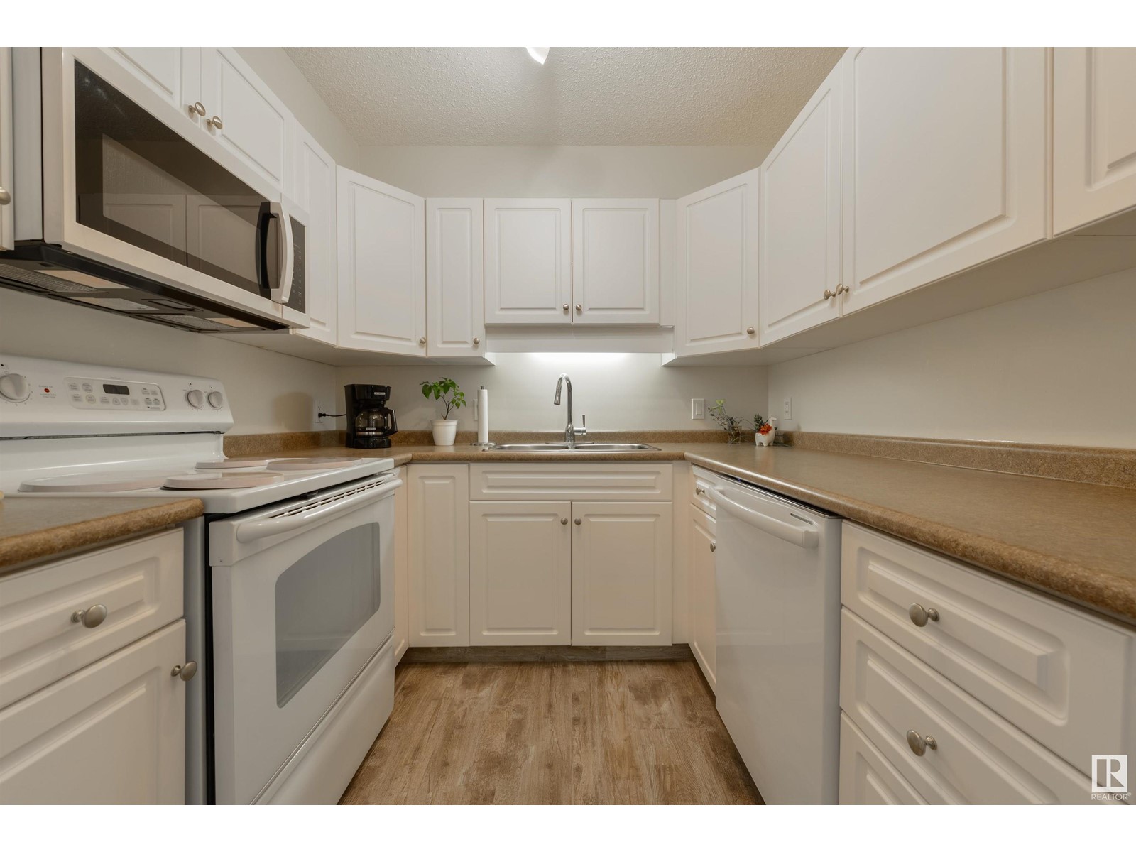 #420 13625 34 St Nw Property Photo 9