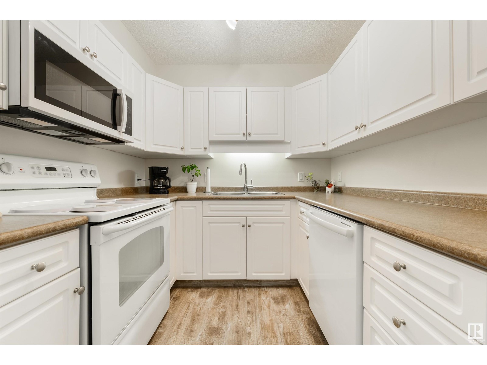 #420 13625 34 St Nw Property Photo 10