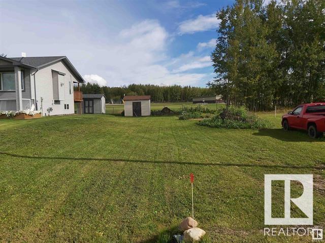 4303 43 Ave Property Photo 1