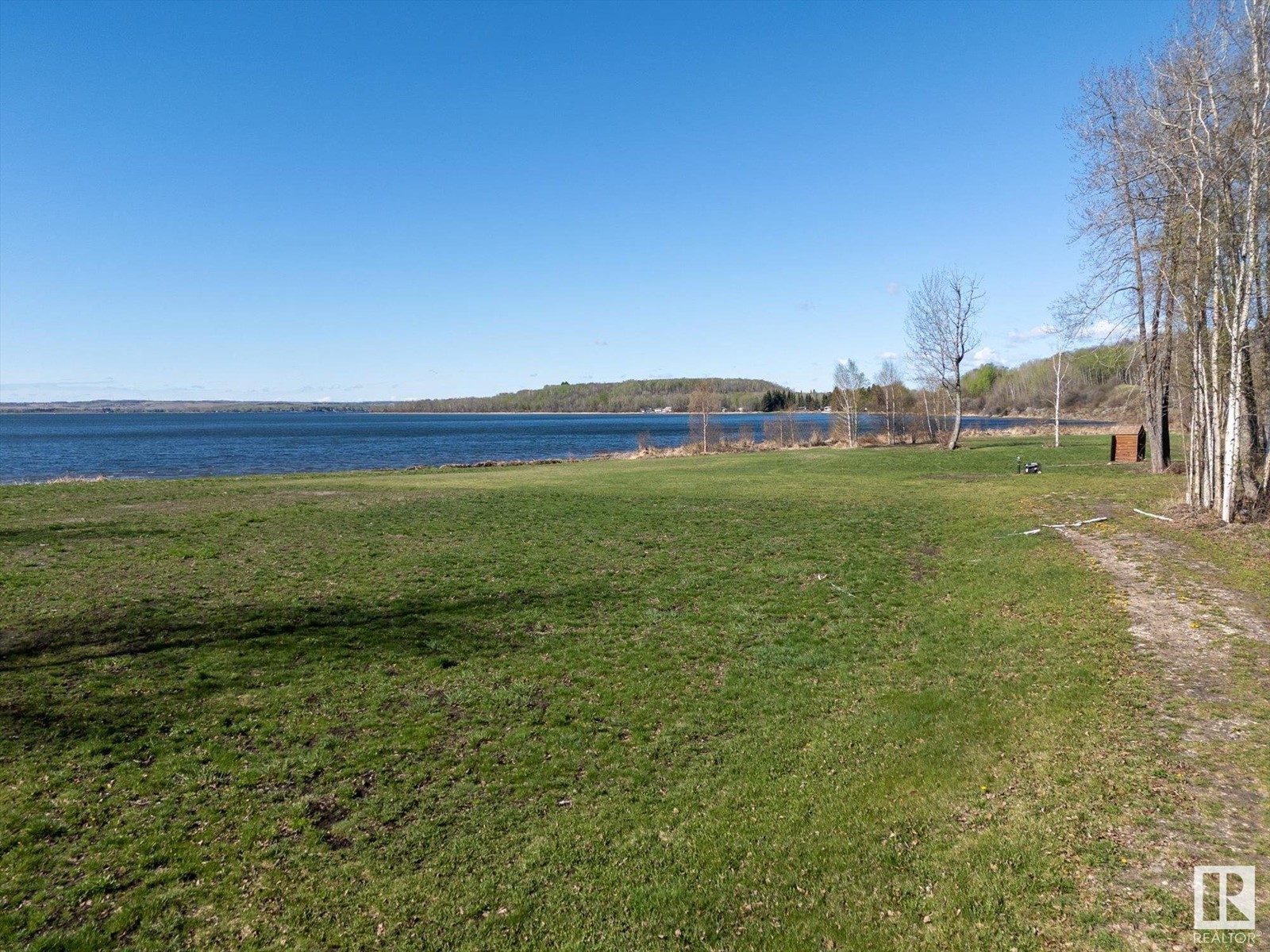 5101 Lakeshore Rd Property Photo 9