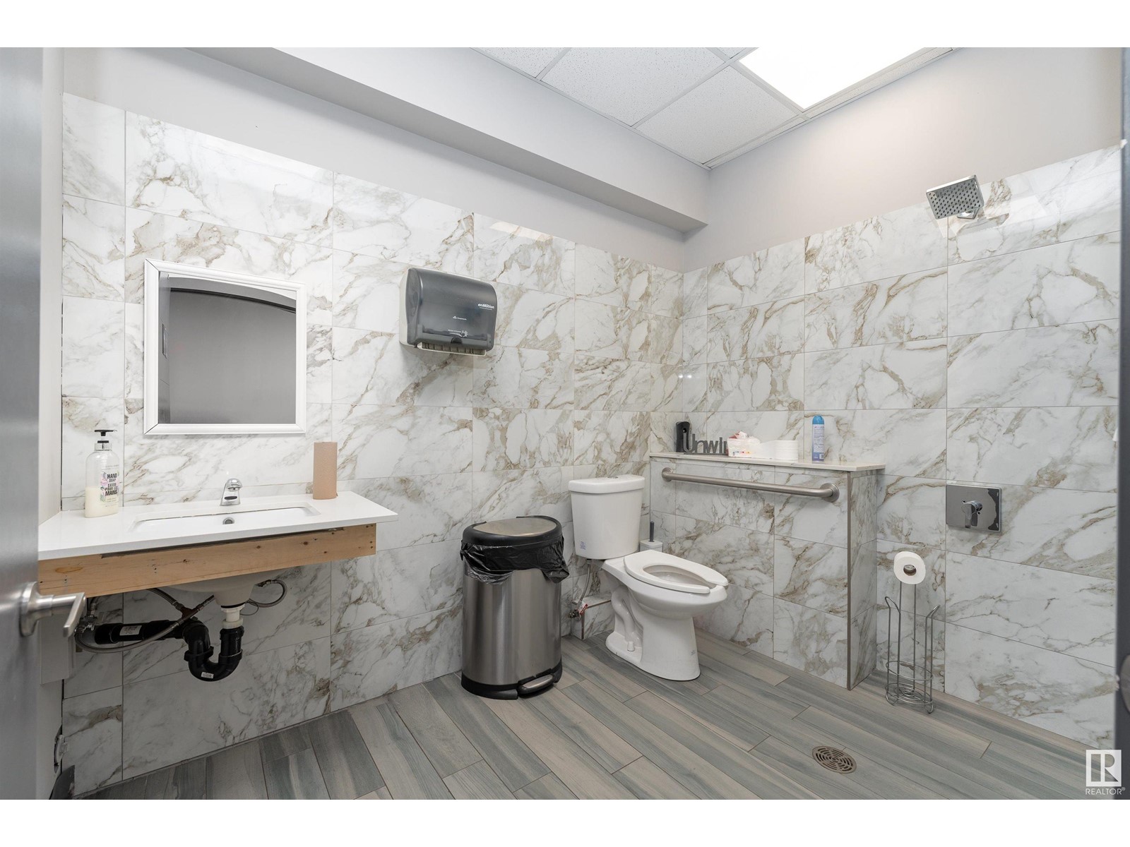 6610 127 Av Nw Nw Property Photo 4