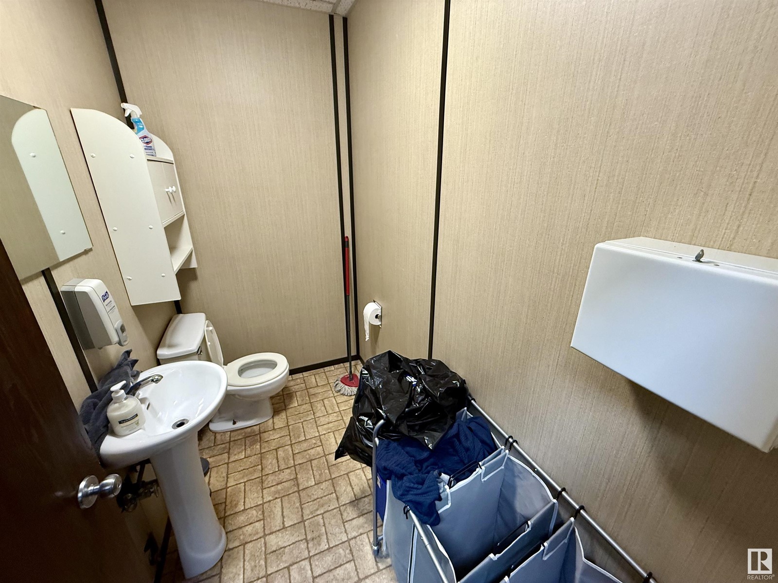 4814 49 St Property Photo 12